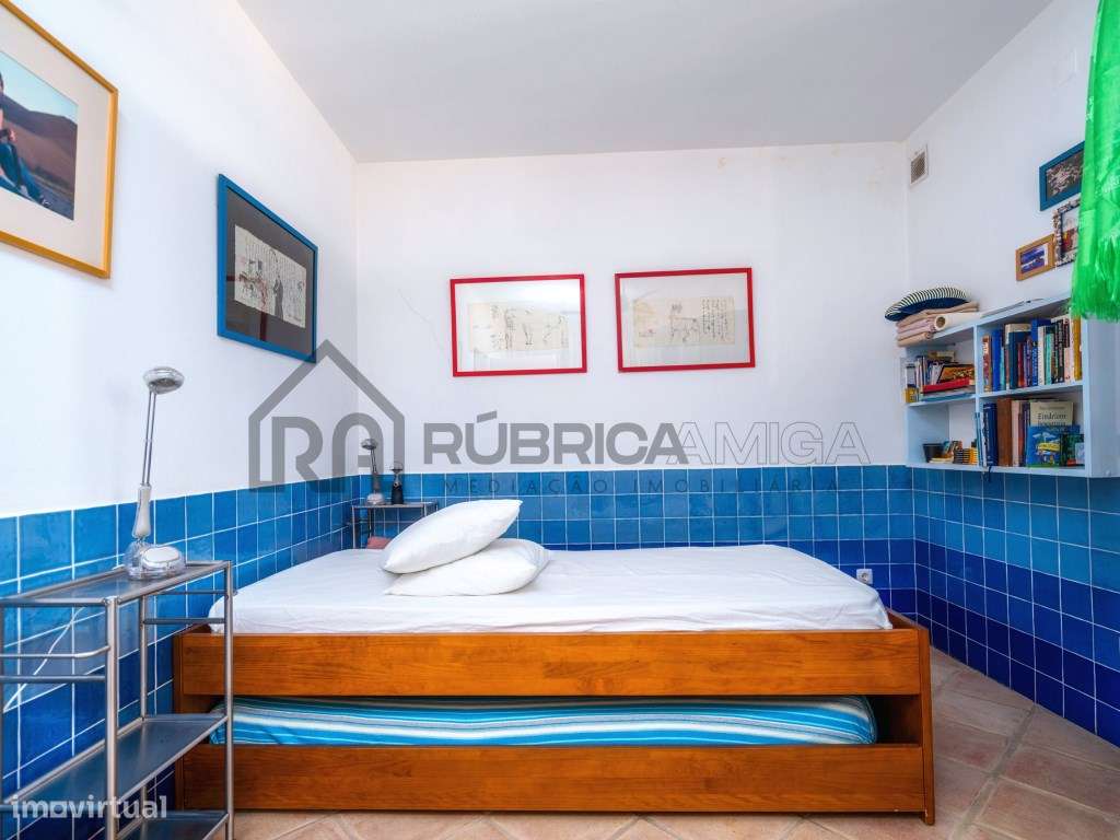 Propriedade Única em Zona Privilegiada com Vista Mar e Piscina - Loulé-36