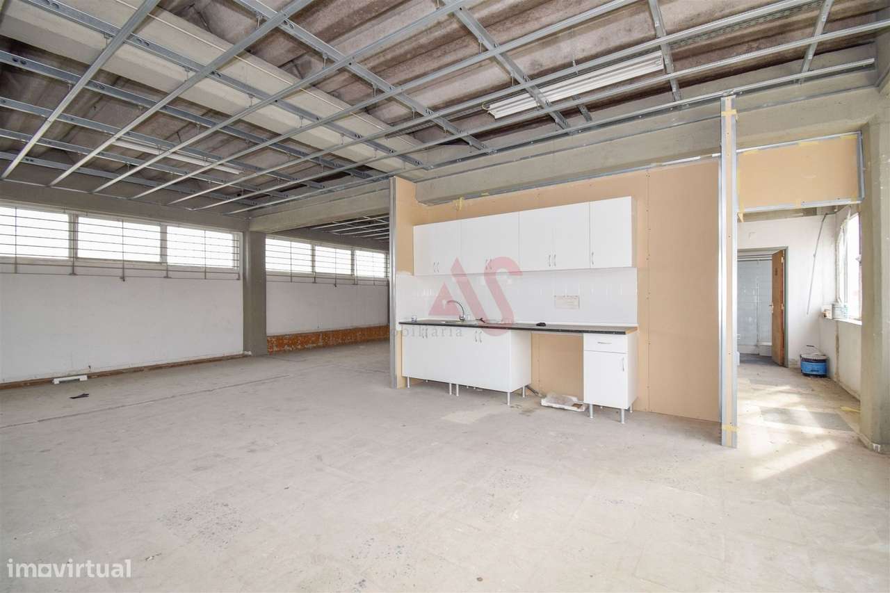 Armazém com 2.611,80 m² em Santa Iria de Azoia, Loures - Grande imagem: 5/27