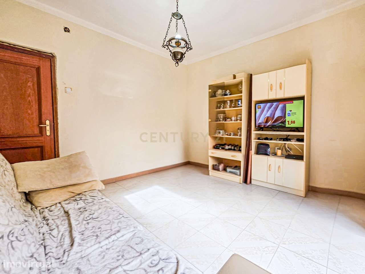 Apartamento T1 com Varanda em Localização Central-12