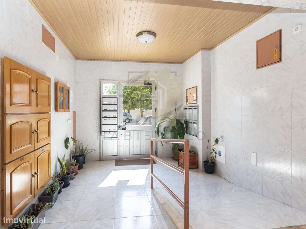 Apartamento T3 totalmente remodelado-36
