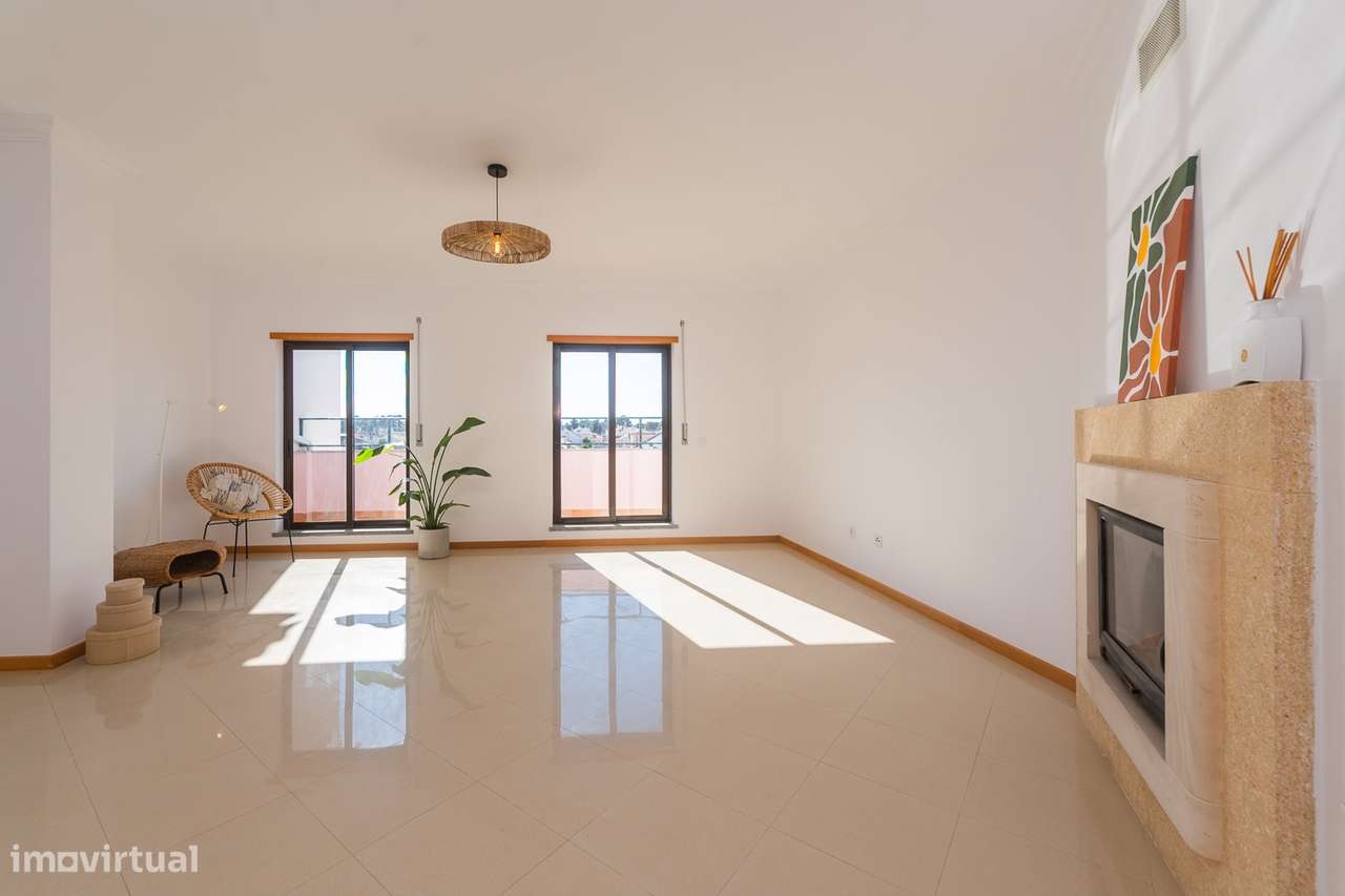 Apartamento T2 na Quinta do Conde com areas de 136m2-7