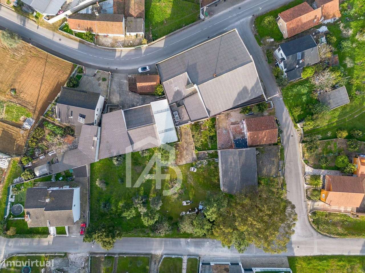 Prédio com potencial de reabilitação – Pernelhas, Leiria-55