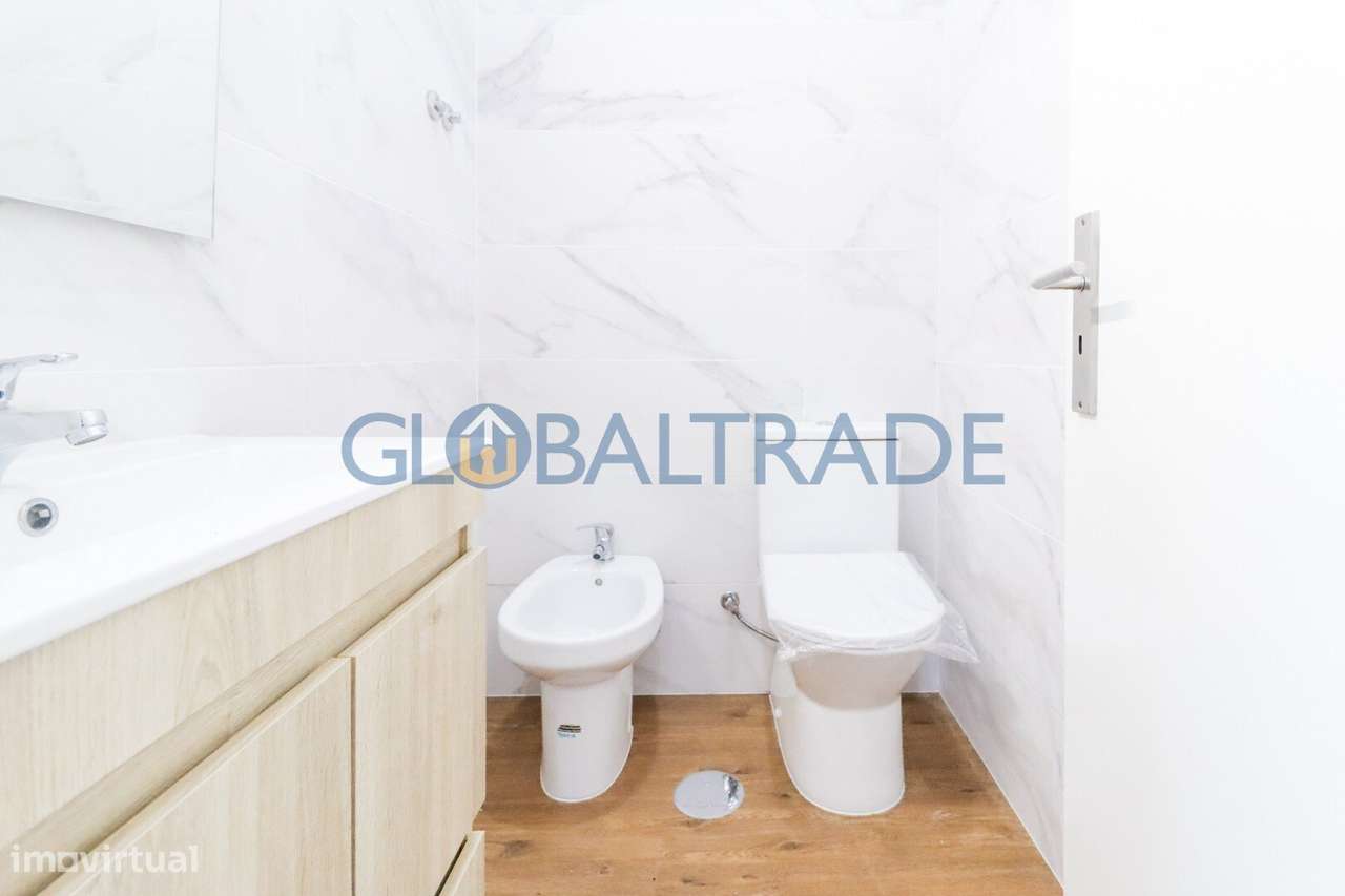 Apartamento T3 Renovado & Equipado em Águas Santas-21