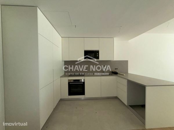 T1 Novo c/ Lugar de Garagem e Arrumo em Canidelo-3