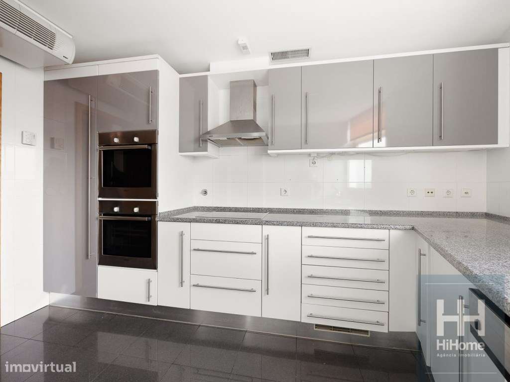 T2 Duplex com Vista Infinita na Torre de São Rafael em Lisboa - Grande imagem: 4/28