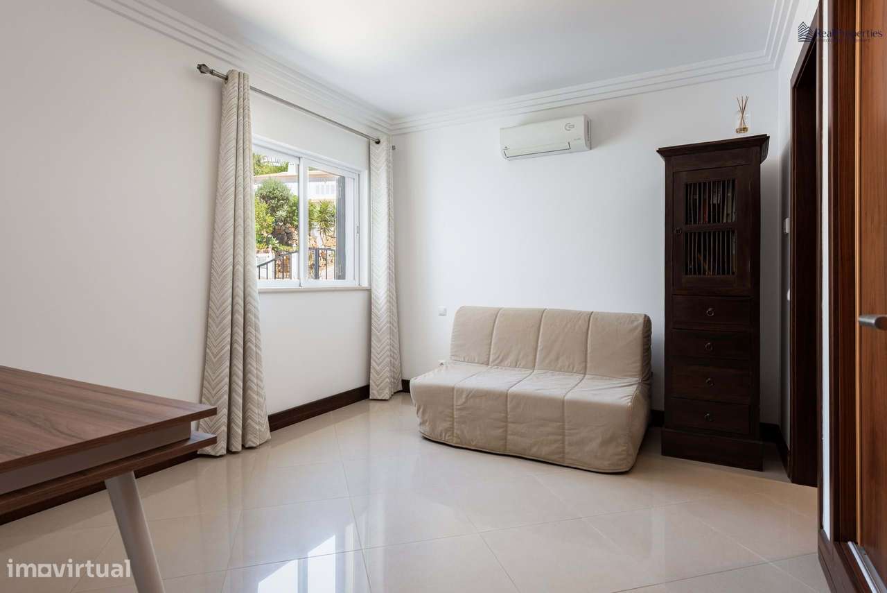 Moradia Térrea T4 Isolada em Albufeira – Um Refúgio de Luz, Conforto e-21