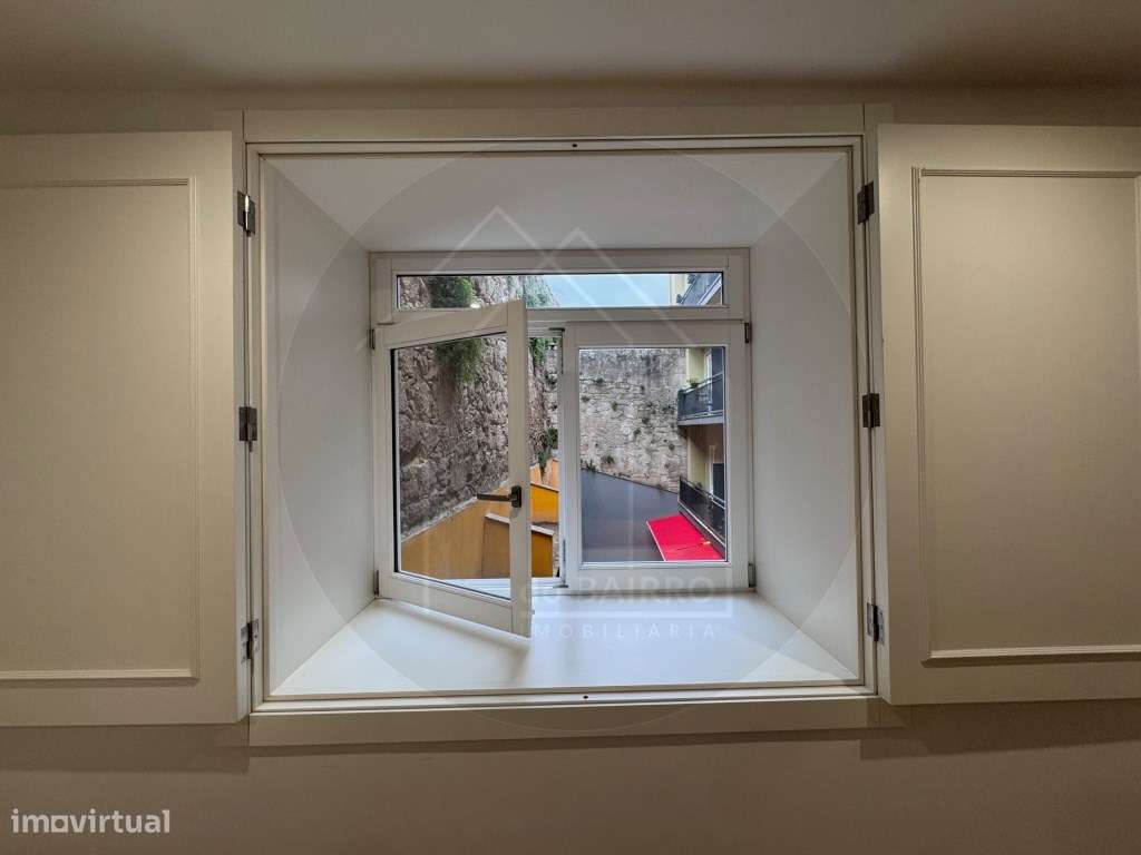 Fantástico T1 com 2 frentes - 42 m² - Centro do Porto, Av. dos Aliados-14