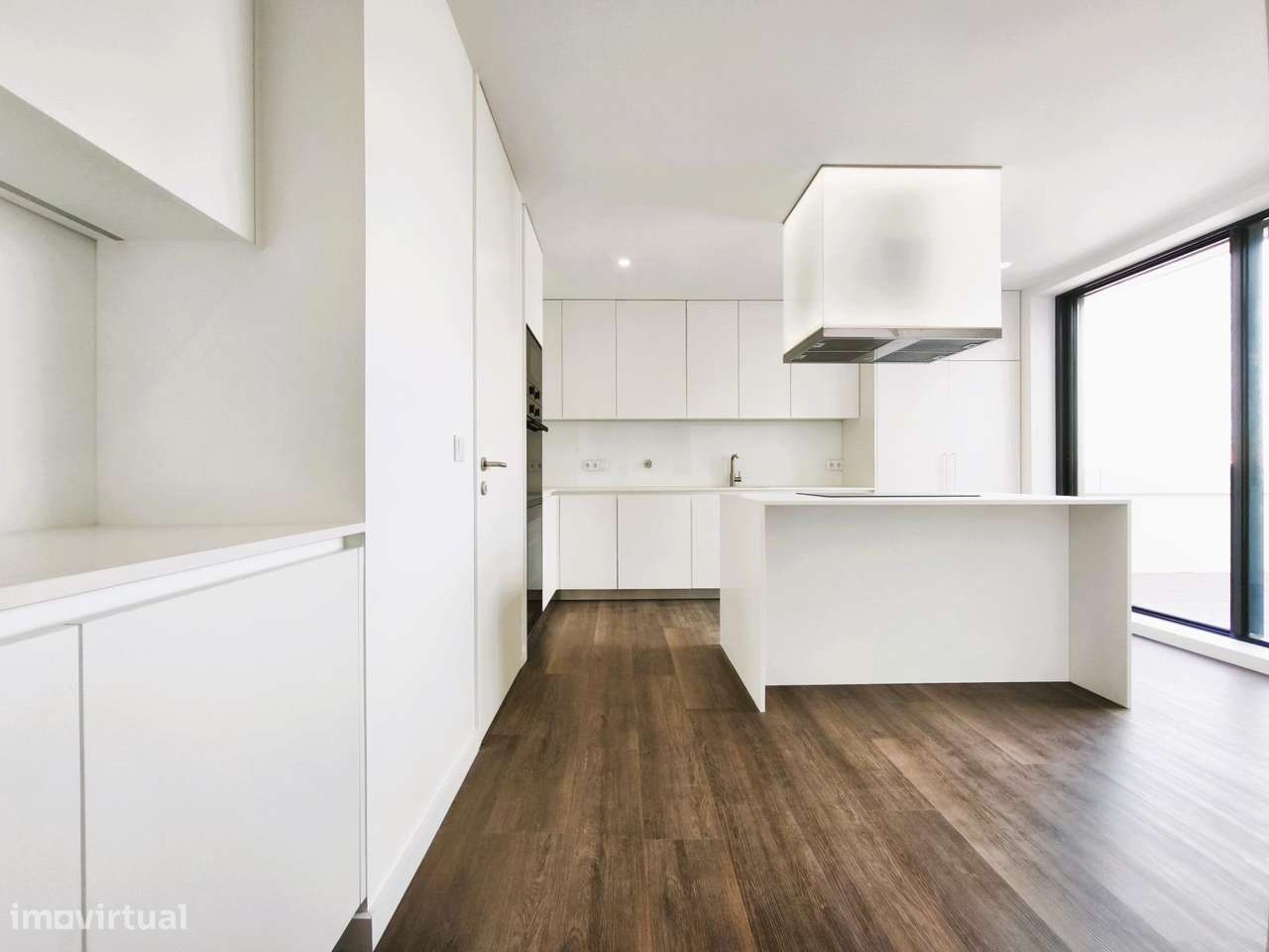 Apartamento T4 Novo (com Terraço e Centro Cidade)-8