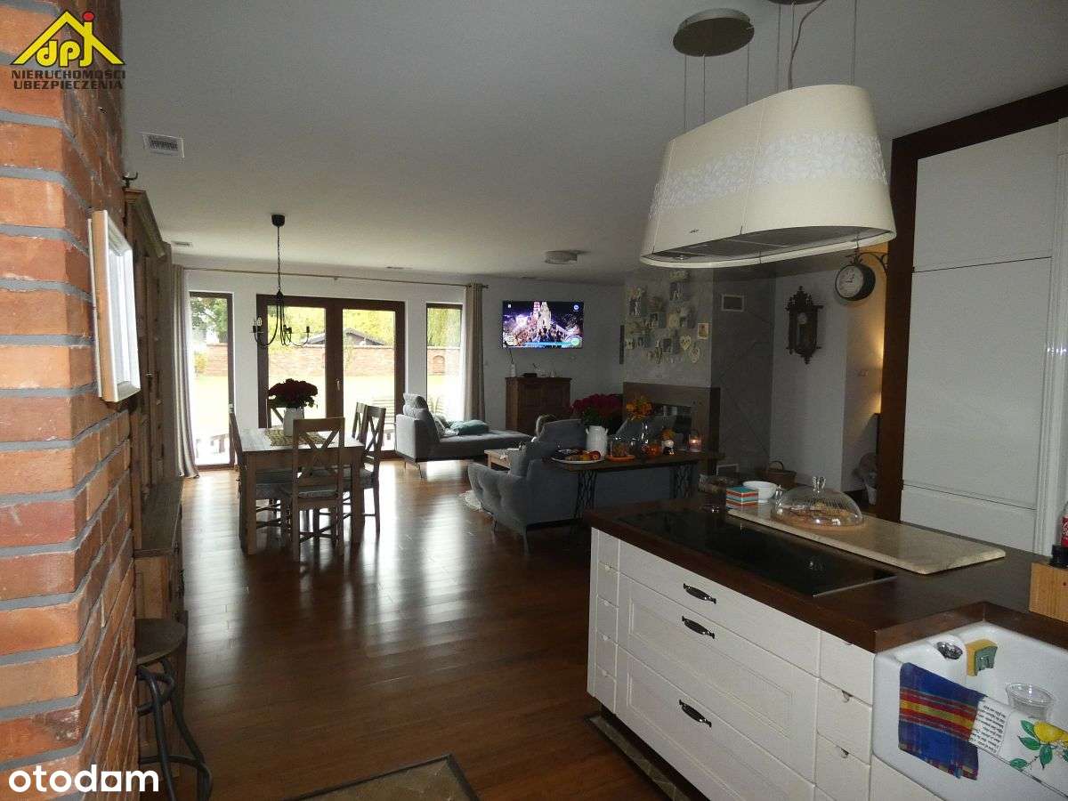 Dom jednorodzinny wolnostojący w stylu dworku-18