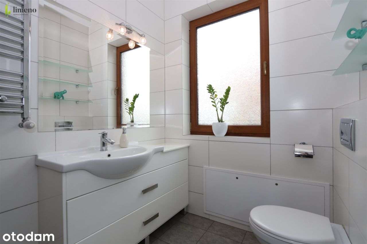 Kawał fajnej chaty ze stawem w Świątkach-6