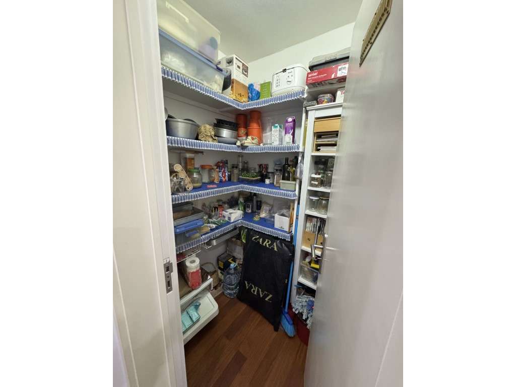 T4 Totalmente remodelado em Alfornelos - Junto ao Metro-12