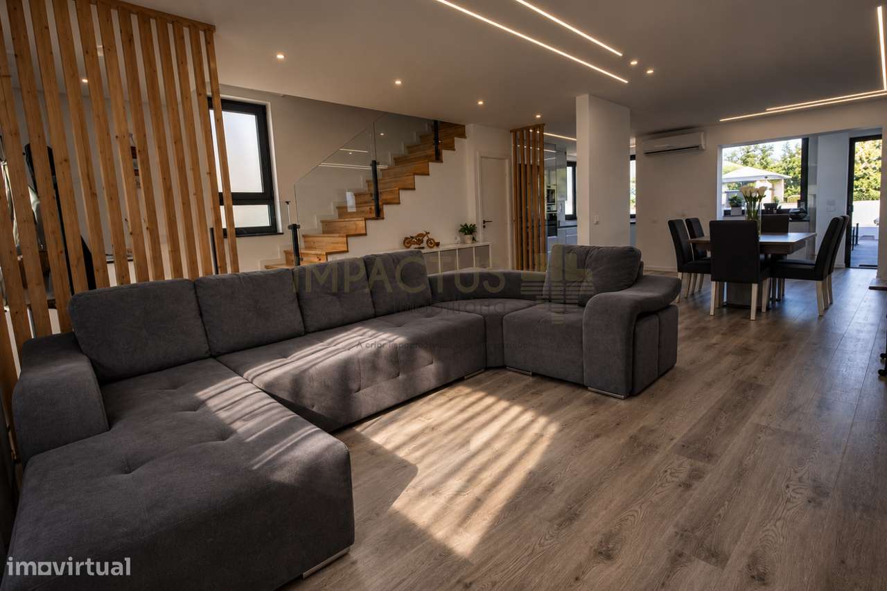 Moradia T3+T1 renovados-13