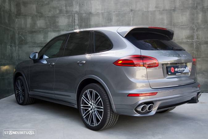 Porsche Cayenne S - 9