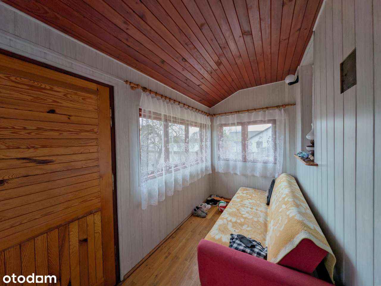 Siedlisko nad rzeką z zabudowaniami – Perkowice-13