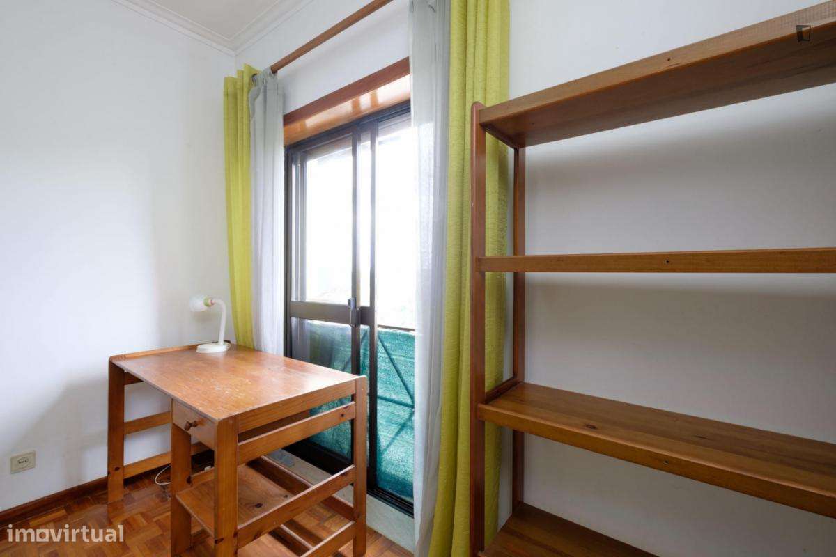 Quarto - localizado em Conchada Coimbra - Grande imagem: 5/8