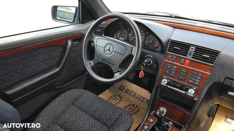 Mercedes-Benz C - 6