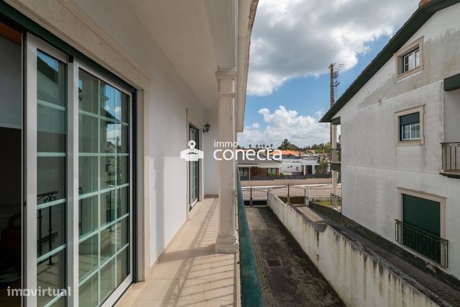Moradia Geminada T4 com churrasqueira na Marinha Grande - Leiria-37
