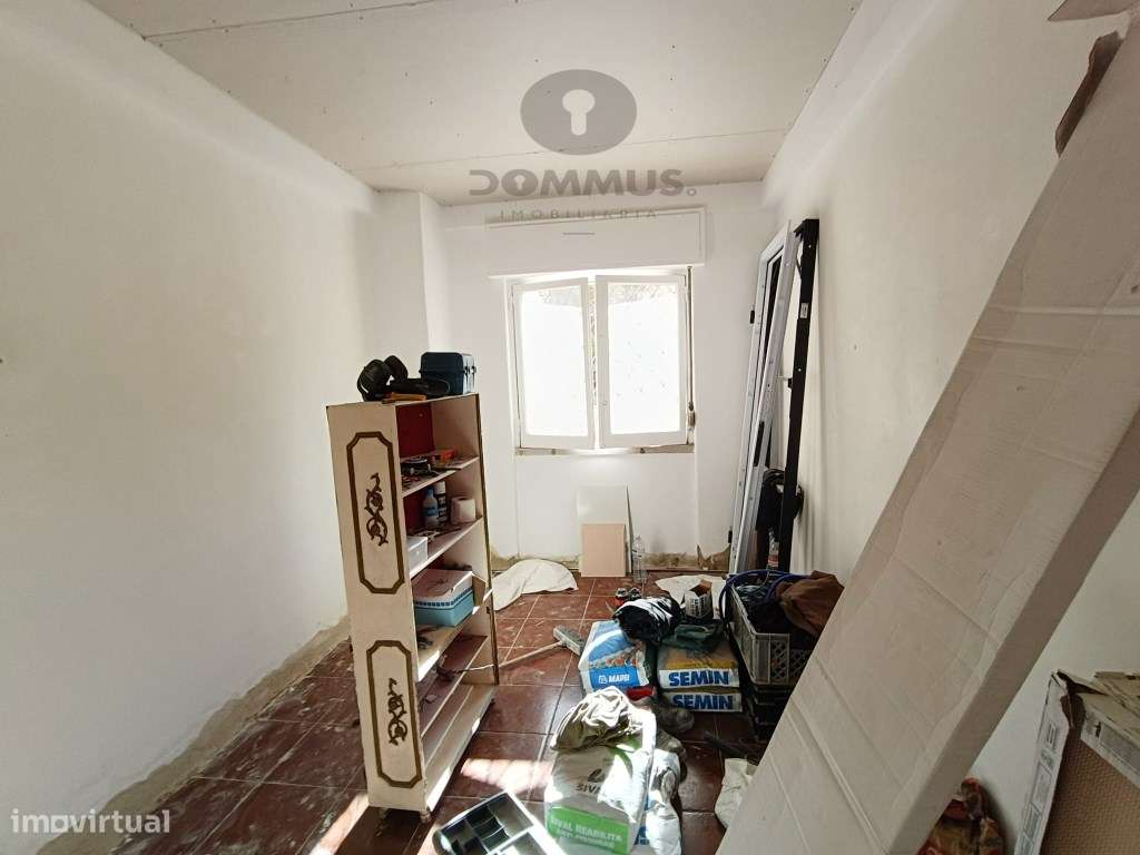 Apartamento T1 na Reboleira totalmente remodelado com terraço-14