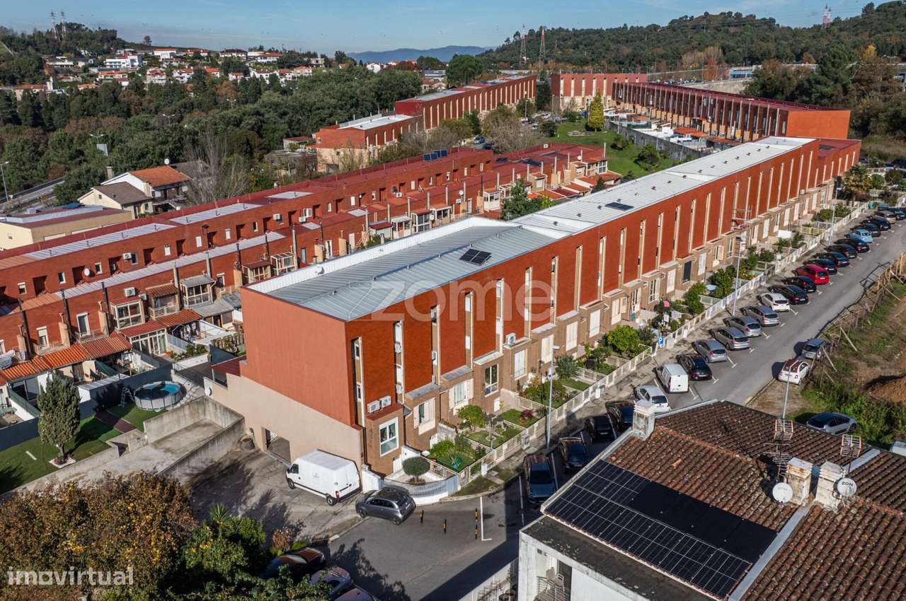 Moradia t4 em gaveto com espaço exterior em S. Vitor, Braga-4