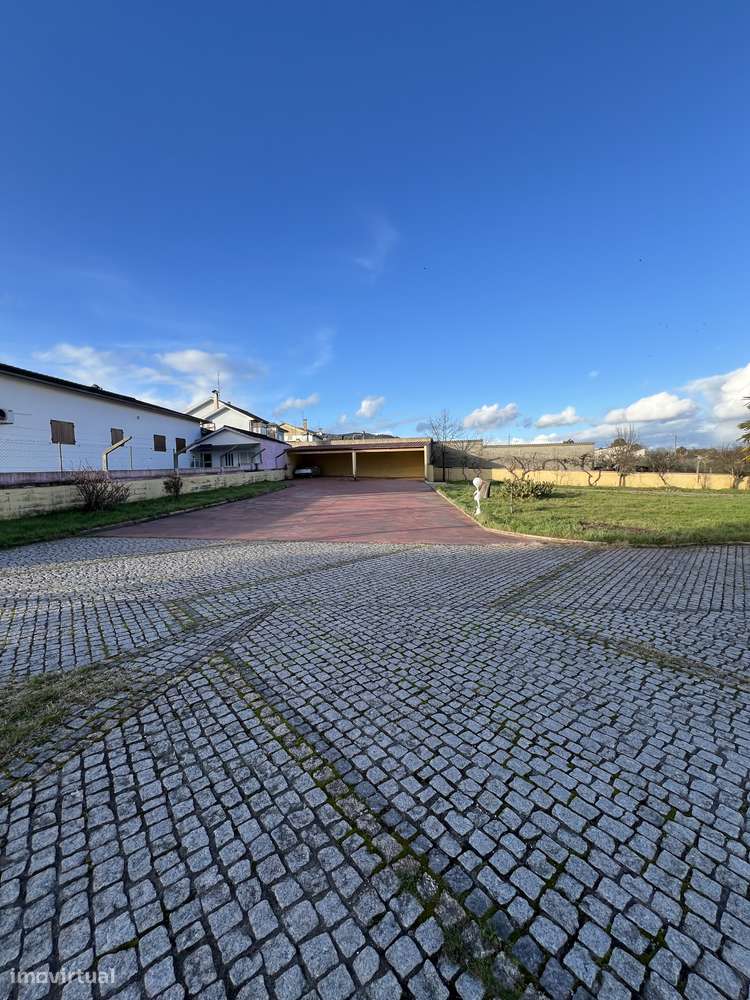 MORADIA T6 grande com terreno de 15 549m2 - Grande imagem: 5/49