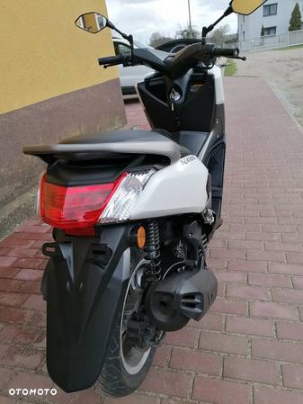 Yamaha NMAX - 5