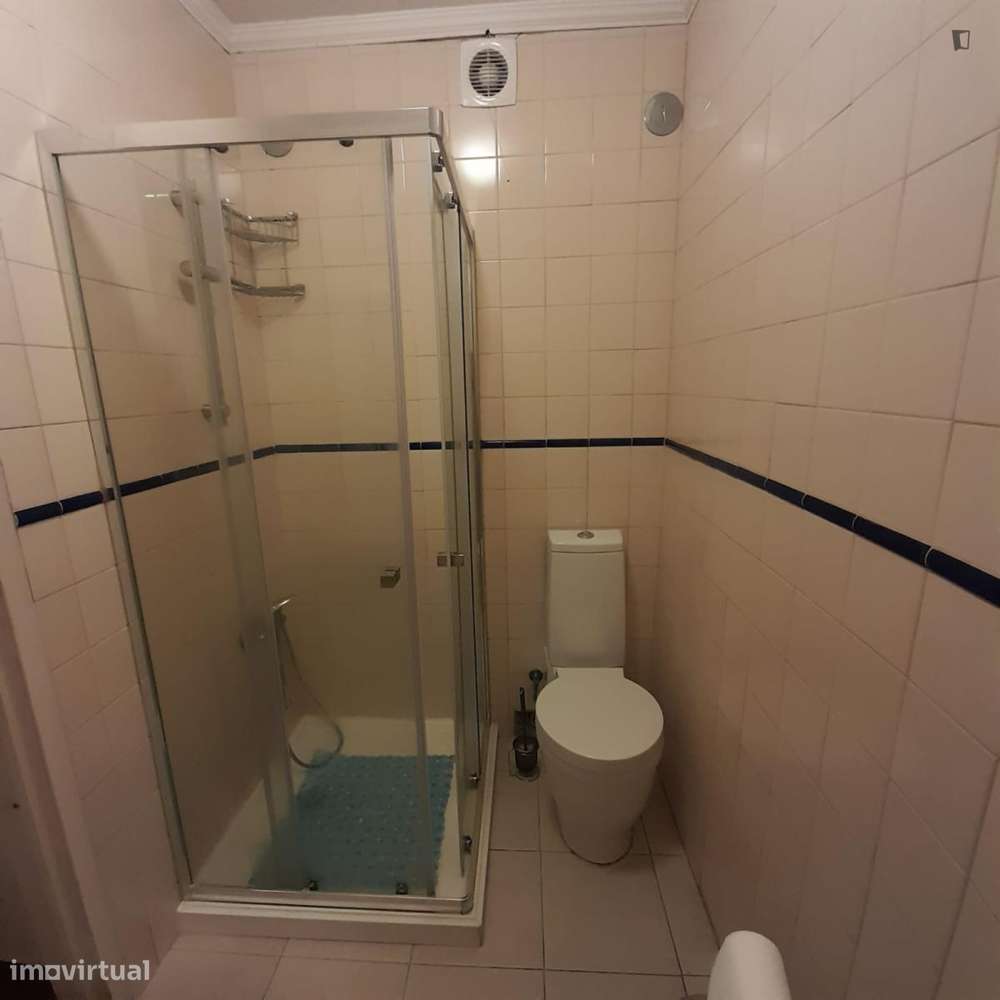 Quarto - localizado em Carnide Lisbon - Grande imagem: 4/18