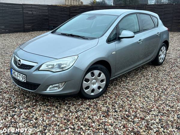 Opel Astra 1.6 150 Jahre - 2