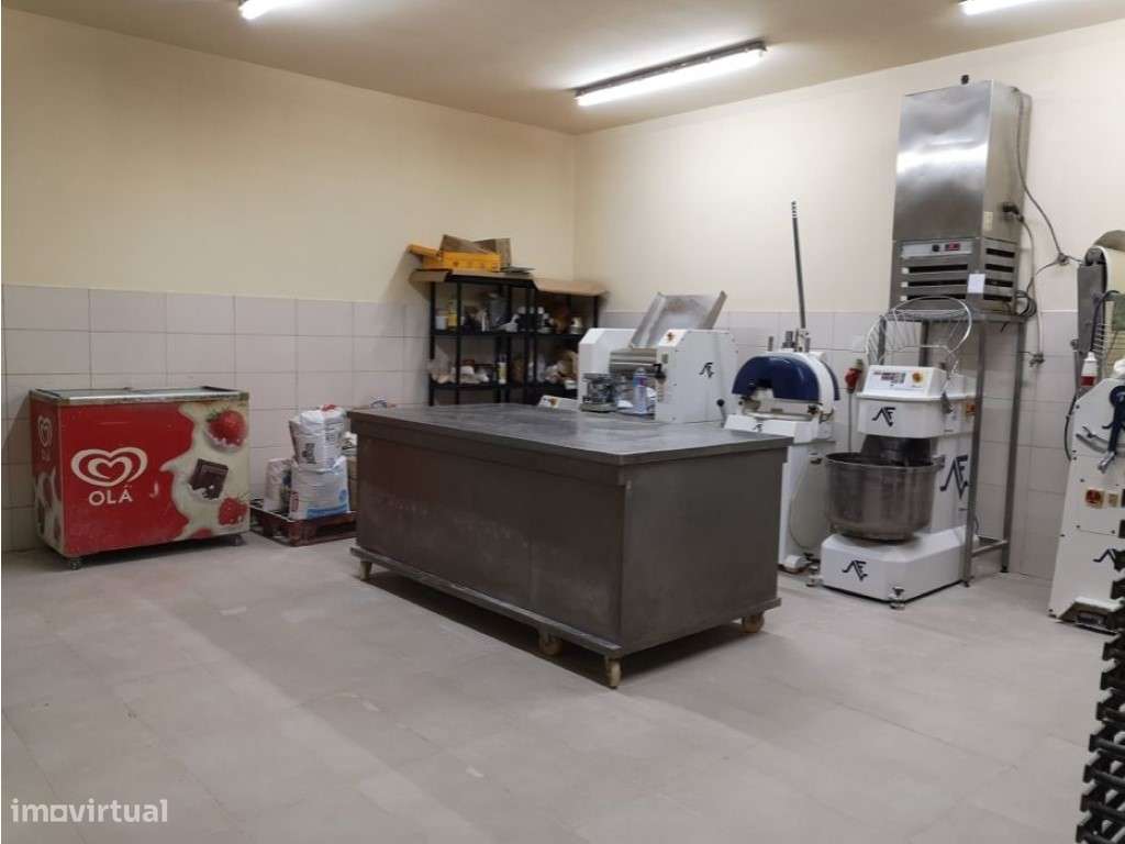 Pão Quente / Cafetaria Trespasse centro Gaia, a 500m Metro Sto Ovídio - Grande imagem: 4/8