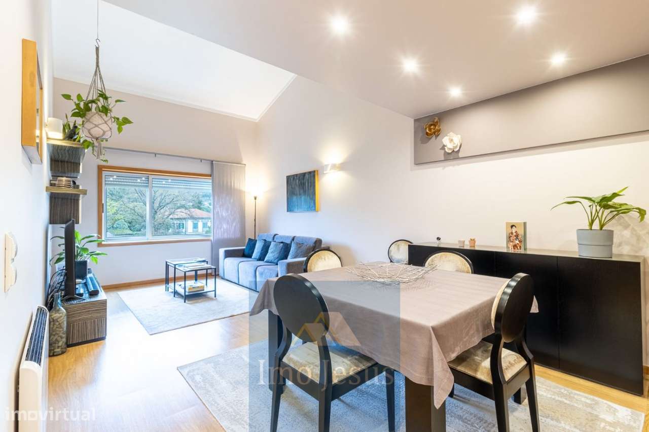 Apartamento T2+1 Triplex Canelas-7