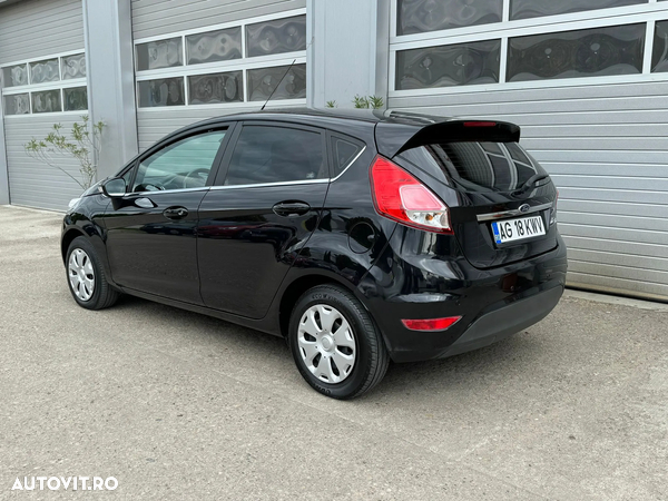 Ford Fiesta 1.6 TDCi DPF Titanium - 12