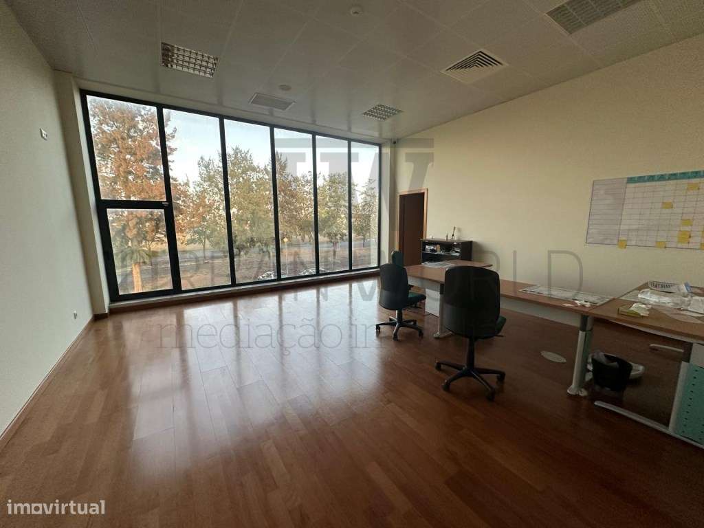 Armazém Industrial, Santarém, 4.000m2-22