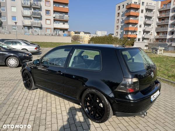 Volkswagen Golf - 2