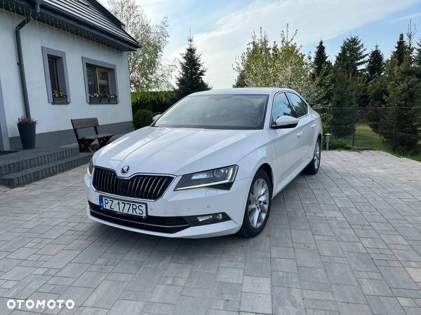 Skoda Superb 2.0 TDI Ambition DSG - 2