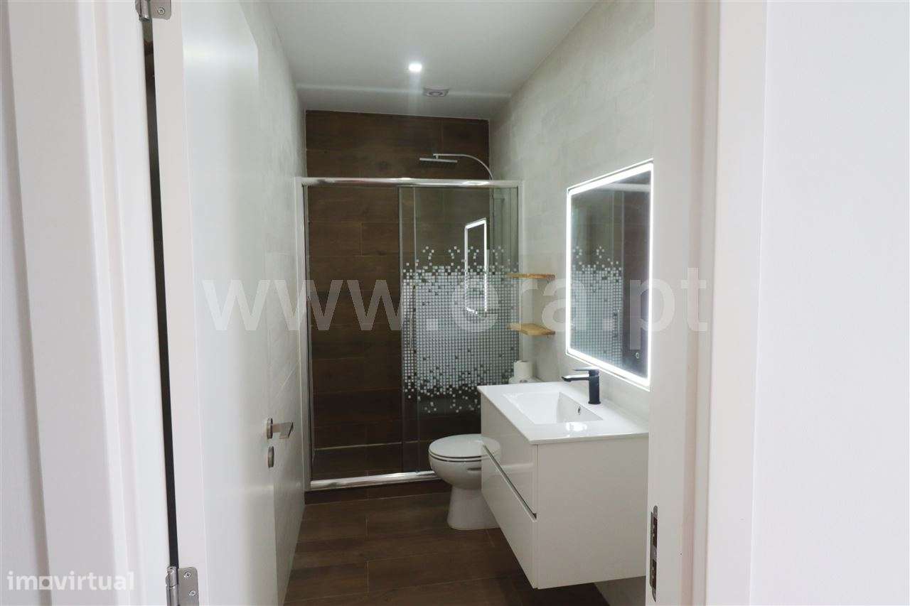 APARTAMENTO T2 COM QUINTAL; CRUZ DE PAU-16