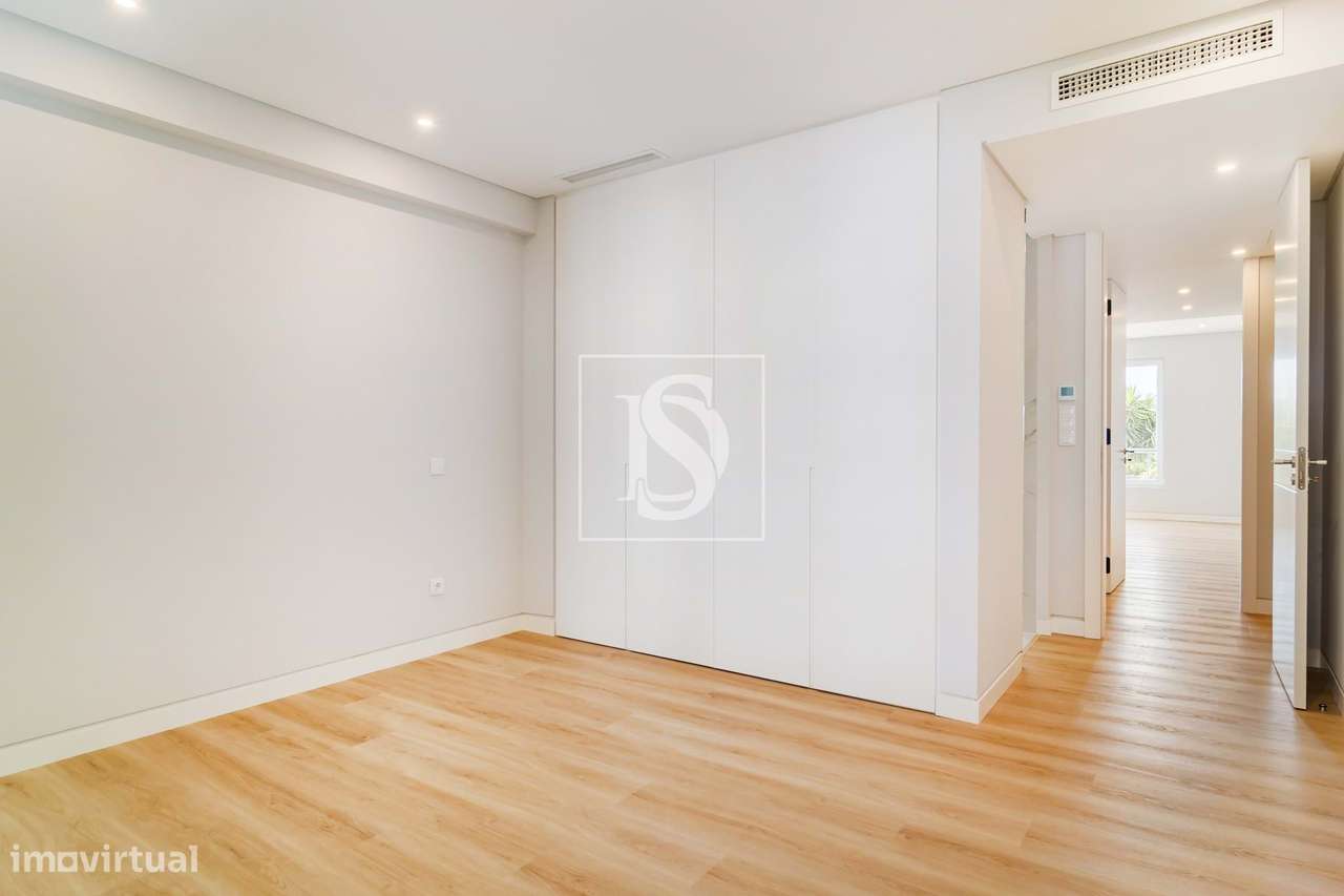 Apartamento Novo de Alta Qualidade em Carcavelos – 3 Frentes, Varandas-18