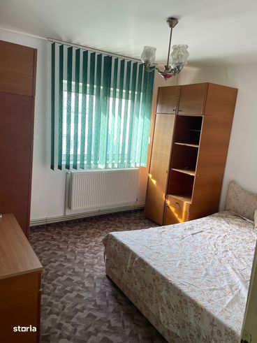 De vanzare apartament 3 camere (zona 800)-5