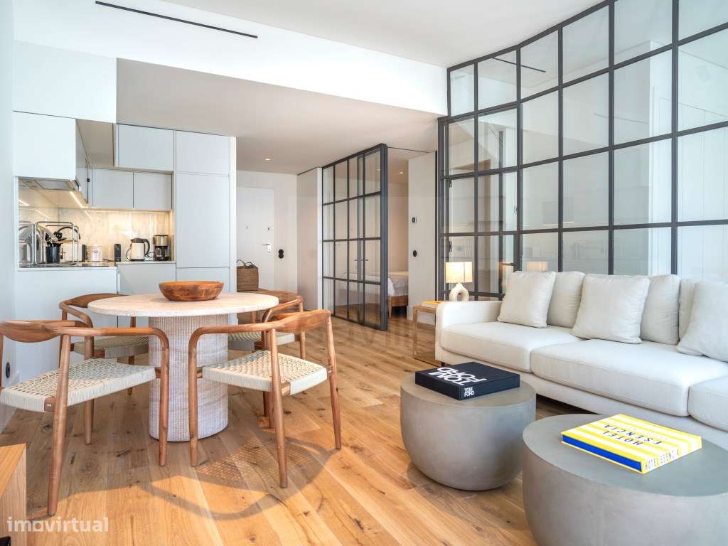 T2 na Rua Senhora da Luz, na Foz, com vista para a cidade - Grande imagem: 5/26