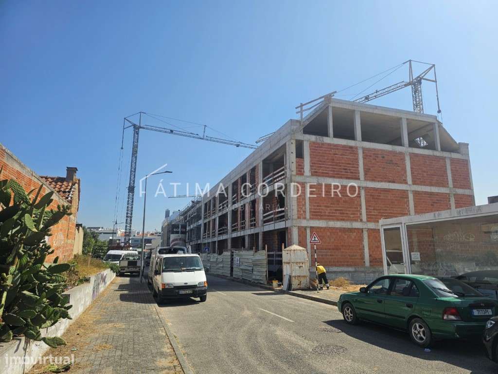 Apartamento T3 Duplex em Construção | Zona Premium de Vale de Milhaços - Grande imagem: 3/15
