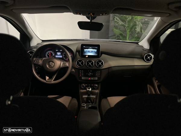 Mercedes-Benz B 180 d Style - 6