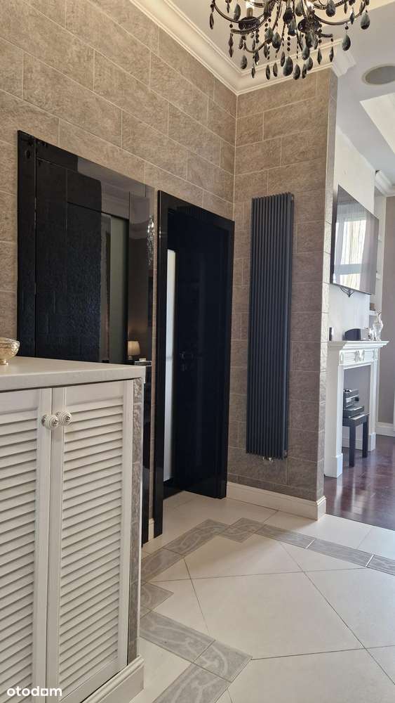 Stylowy apartament w kamienicy z loggią-14
