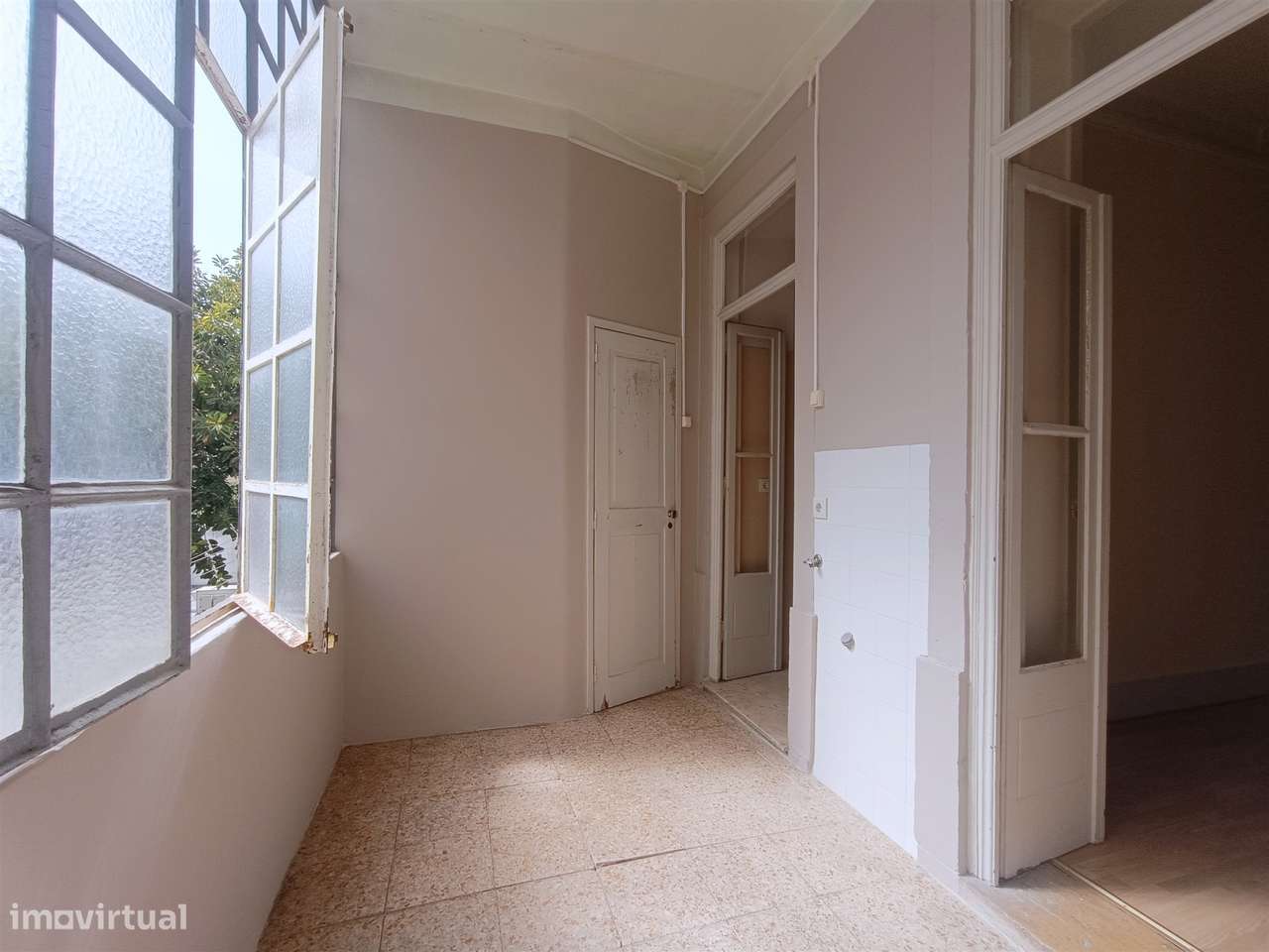 Apartamento T3 usado Arroios Lisboa-16