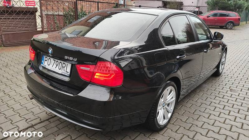 BMW Seria 3 318d - 5