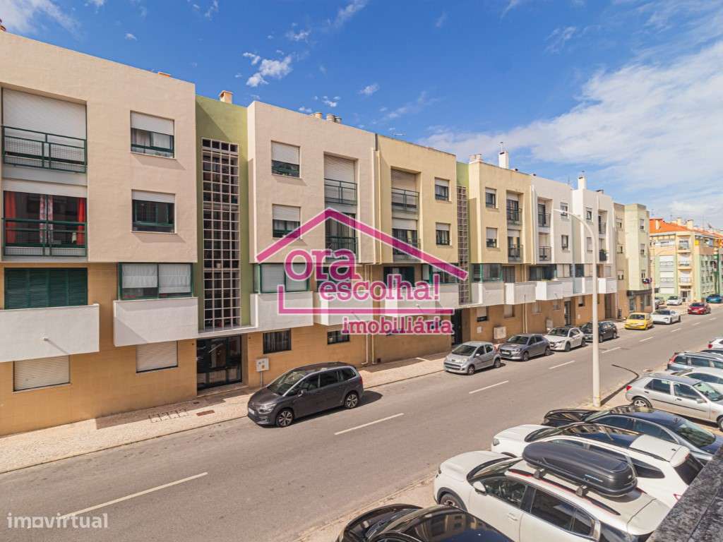 Apartamento T2 com Arrecadação individual na Baixa da Banheira.-11