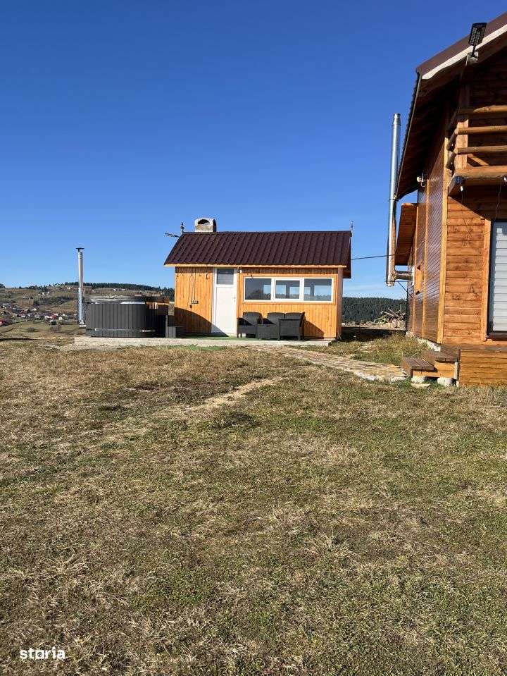 Cabana cu 4 camere si teren de 1000 mp in Marisel - Imagine principală: 2/17