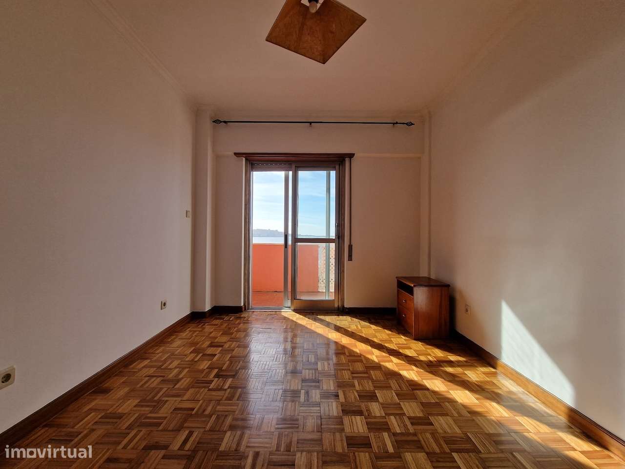 Apartamento T4 à Venda no Dafundo com Vista Deslumbrante para o Rio-16