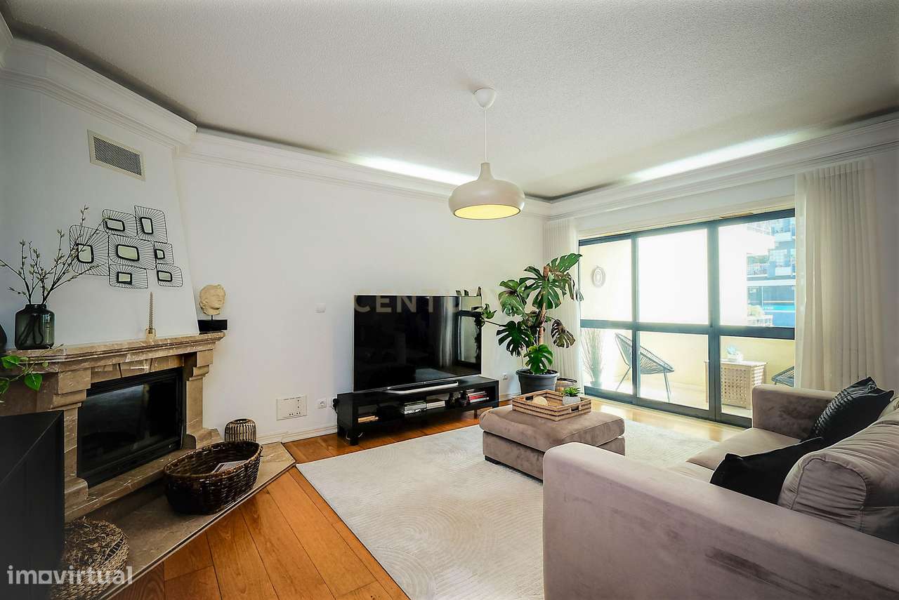 Apartamento T3 em Condomínio Privado no Estoril-6