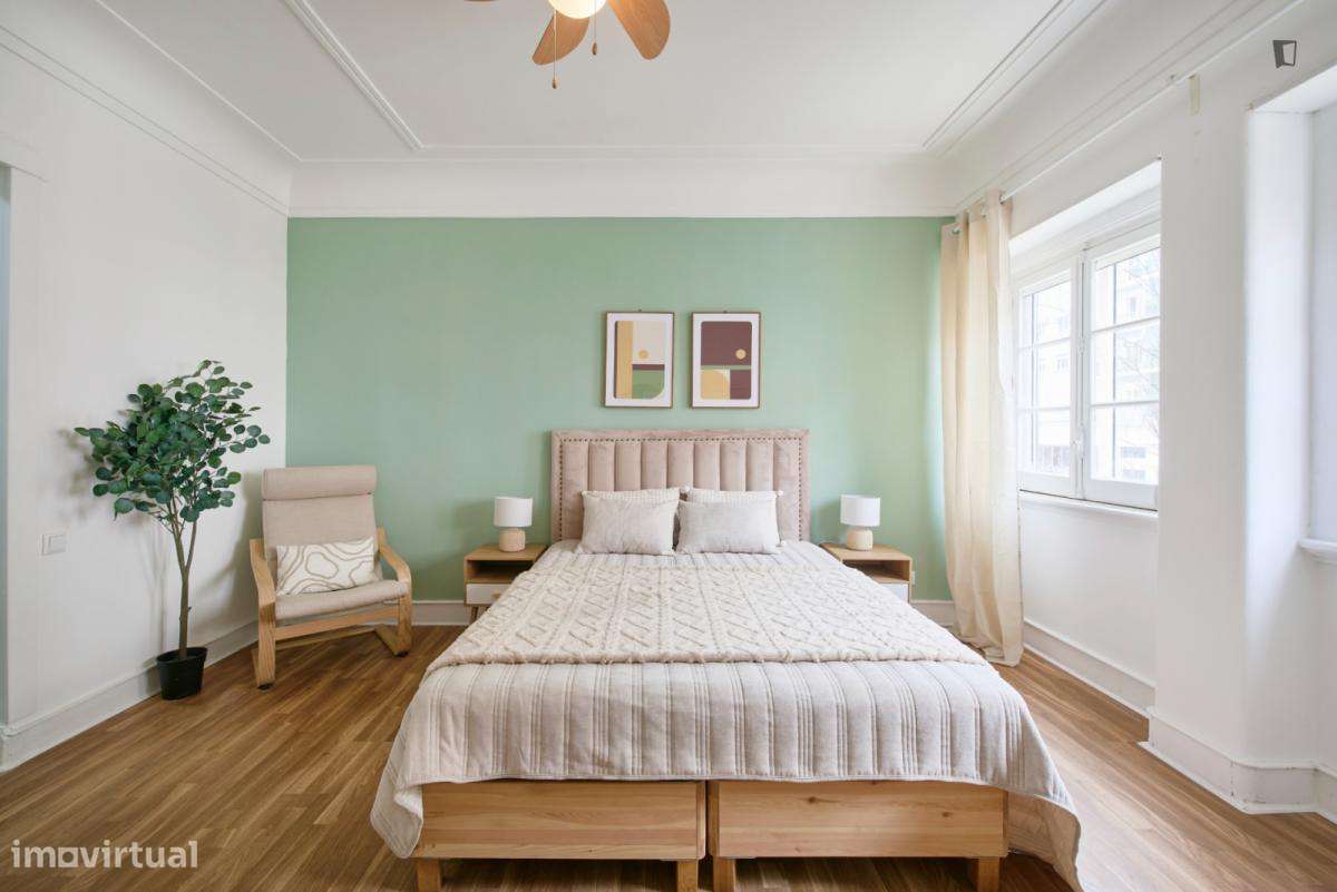 Quarto - localizado em Roma-Areeiro Lisbon - Grande imagem: 4/9