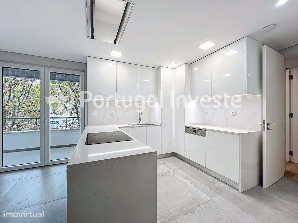 Sublime Duplex T4 com Mezanino no centro de Carcavelos-10