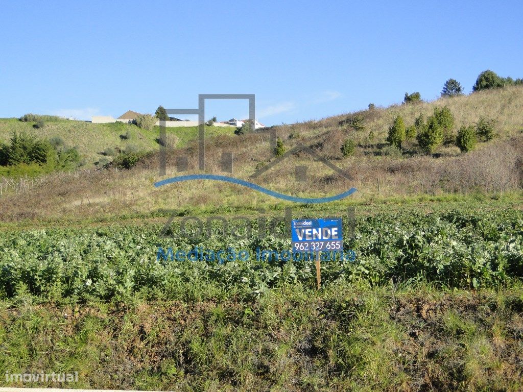 Terreno urbano e agrícola, localizado perto de Olhalvo, A...