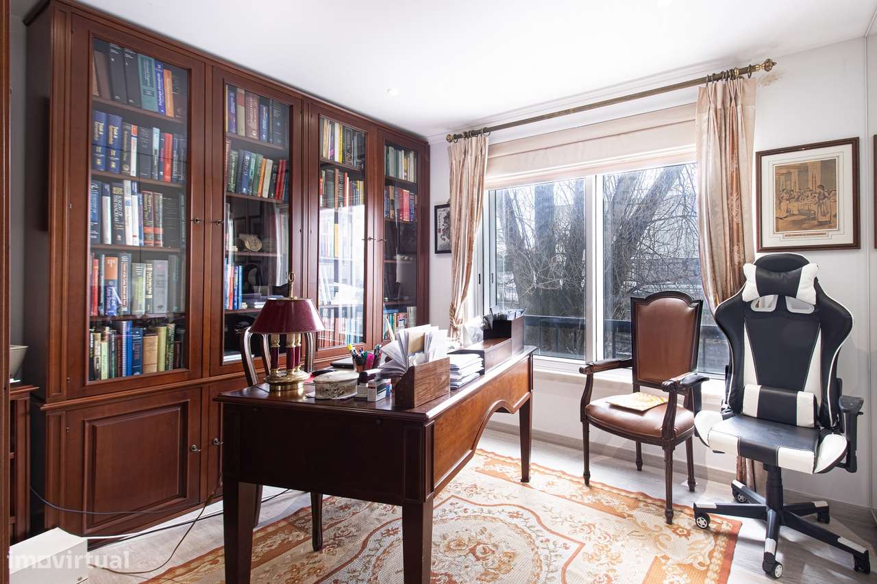 Apartamento T4  remodelado em Carnaxide-8